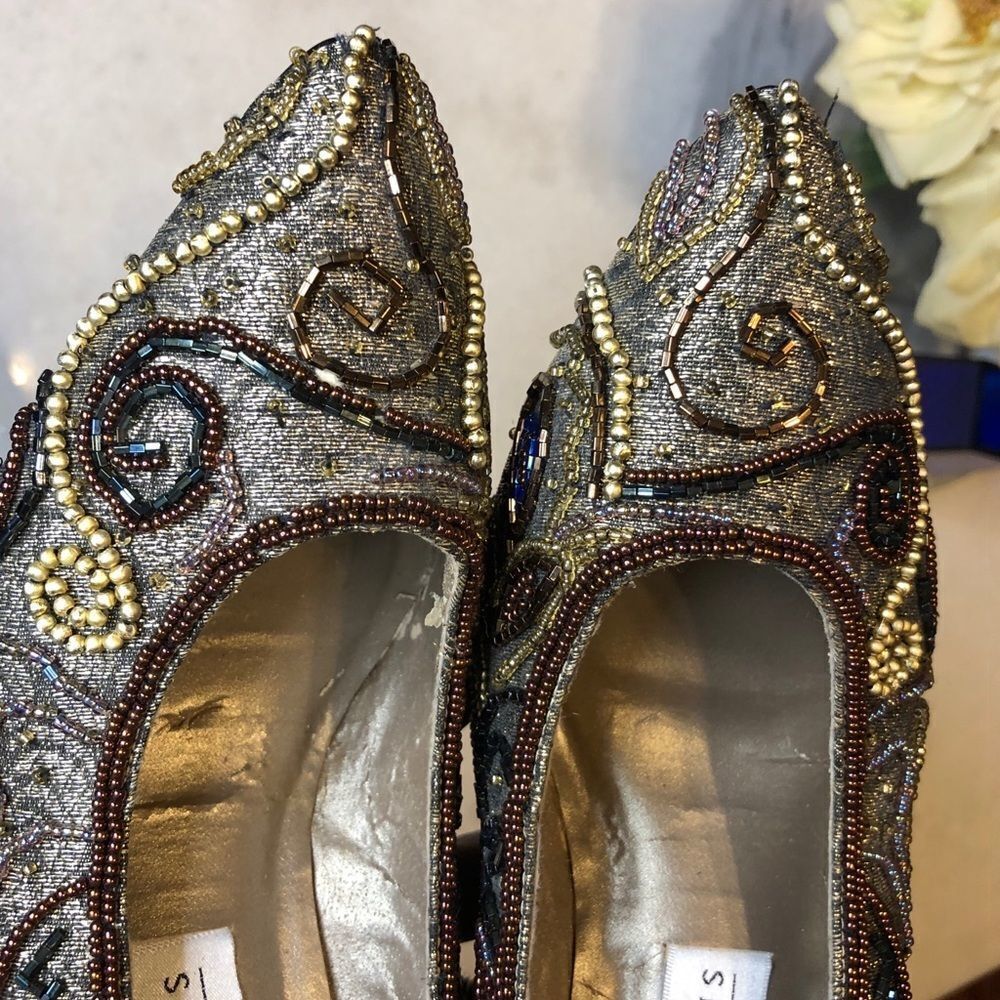 New Valerie Stevens beaded gold pumps - Picture 6 of 11